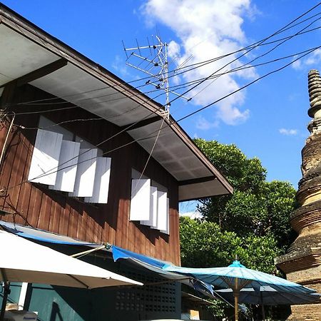Tiger House Hostel (Adults Only) Chiang Mai Bagian luar foto