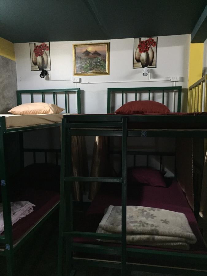 Tiger House Hostel (Adults Only) Chiang Mai Bagian luar foto