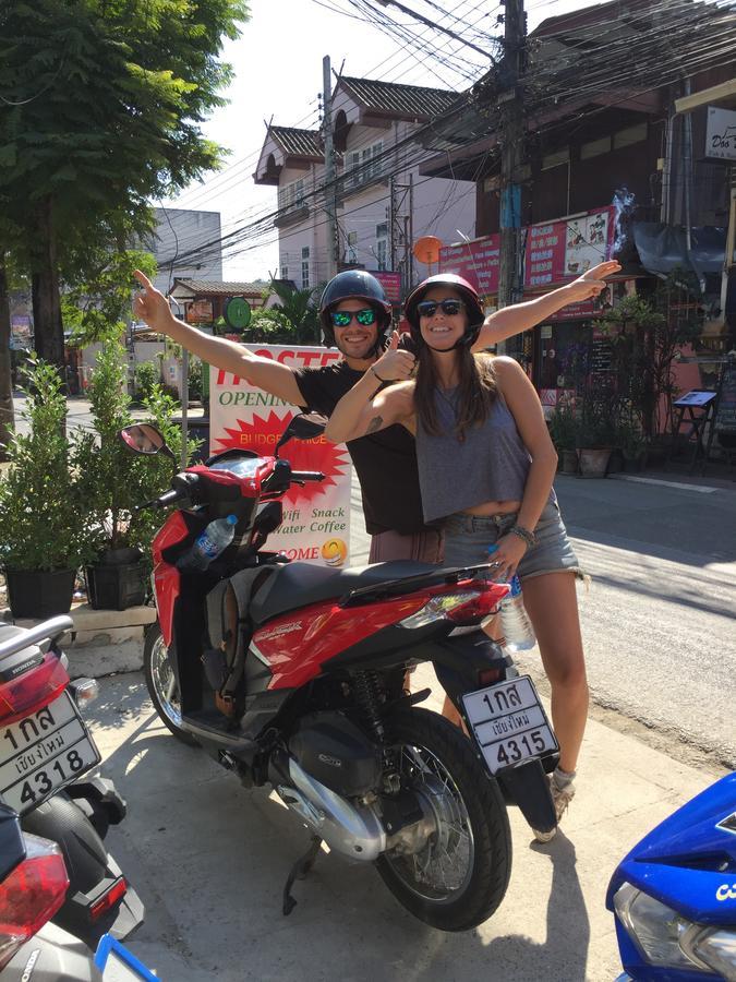 Tiger House Hostel (Adults Only) Chiang Mai Bagian luar foto