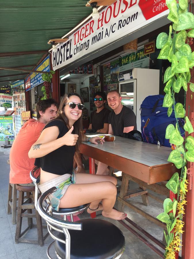 Tiger House Hostel (Adults Only) Chiang Mai Bagian luar foto