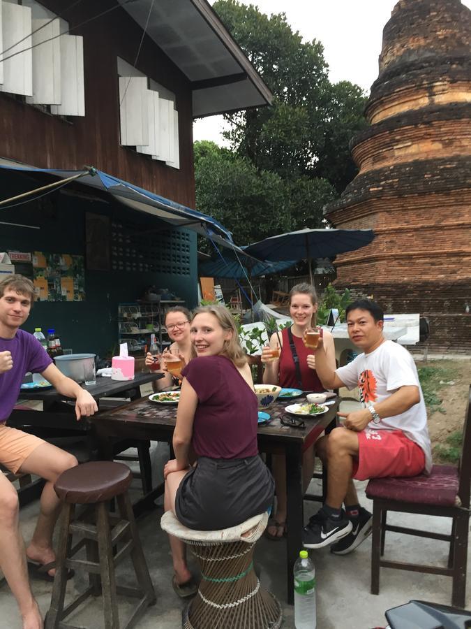 Tiger House Hostel (Adults Only) Chiang Mai Bagian luar foto