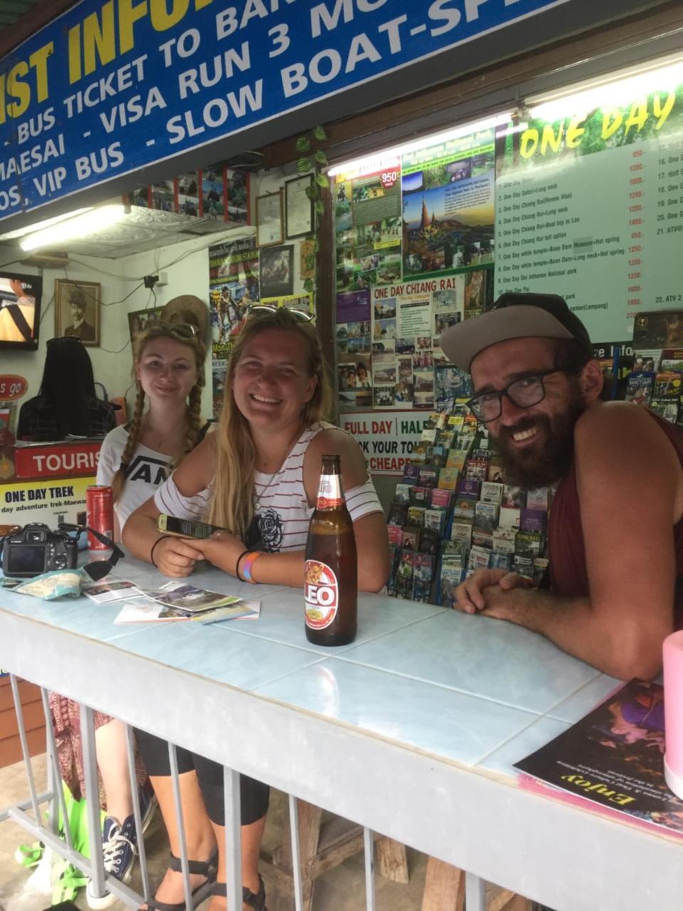Tiger House Hostel (Adults Only) Chiang Mai Bagian luar foto