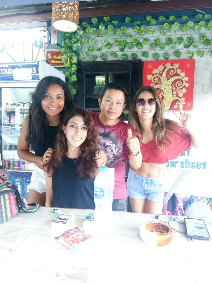 Tiger House Hostel (Adults Only) Chiang Mai Bagian luar foto