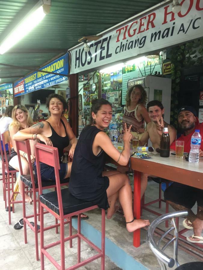 Tiger House Hostel (Adults Only) Chiang Mai Bagian luar foto