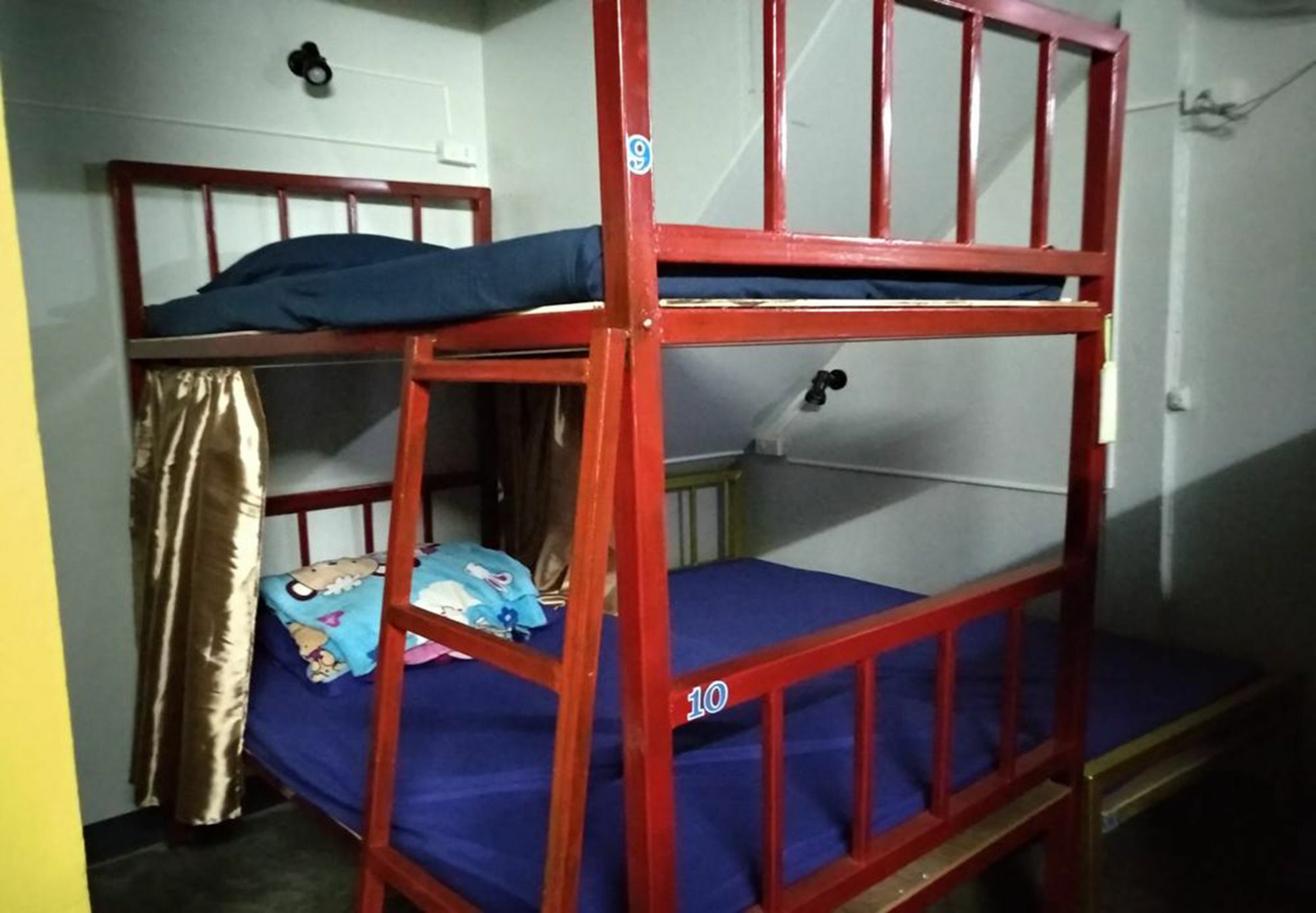 Tiger House Hostel (Adults Only) Chiang Mai Bagian luar foto