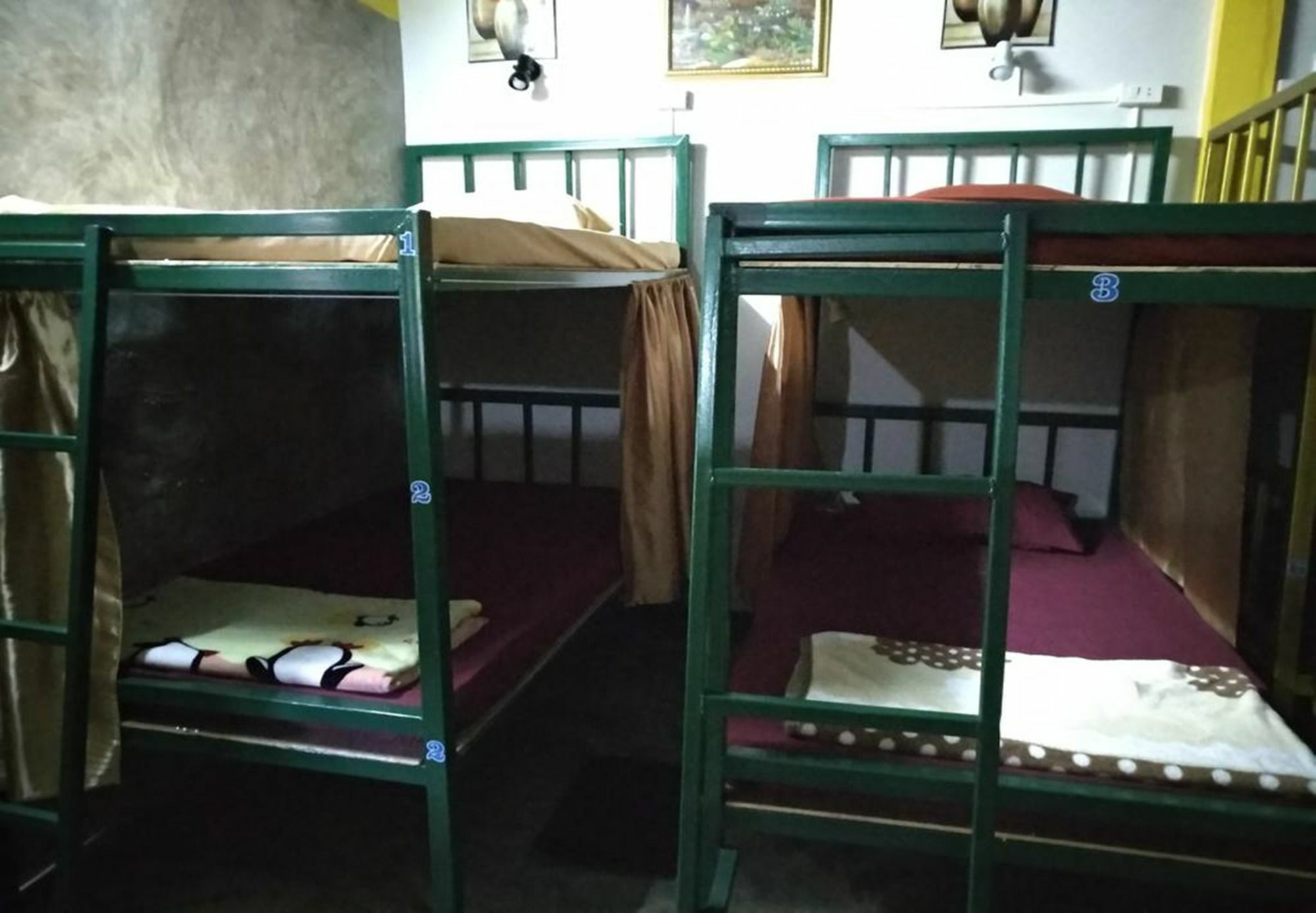 Tiger House Hostel (Adults Only) Chiang Mai Bagian luar foto